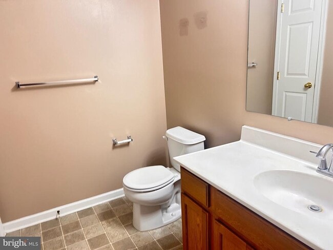 Building Photo - 104 Meadowbrook Dr