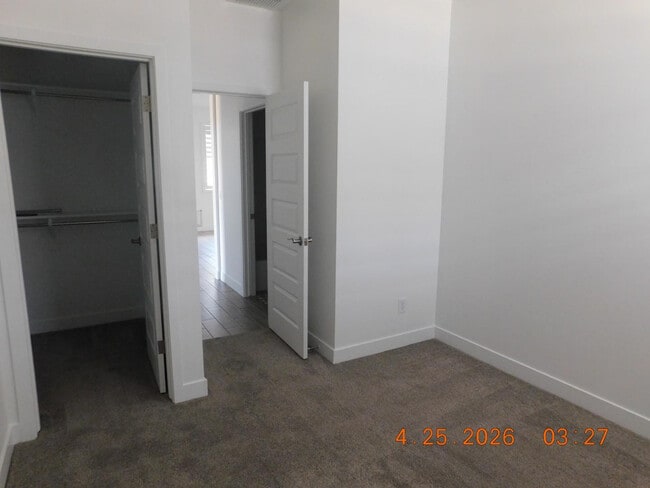 Building Photo - 13559 N 174th Ave