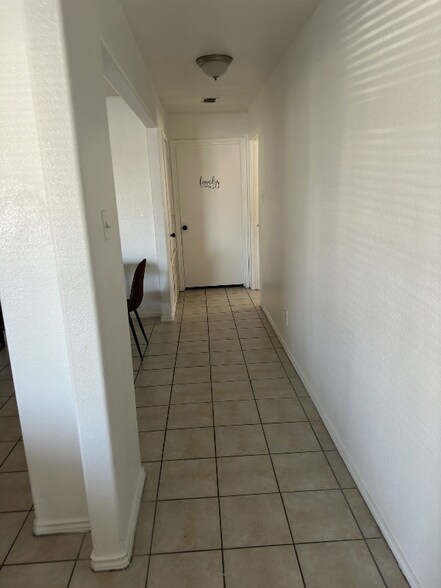 Building Photo - 7643 Oak Chase