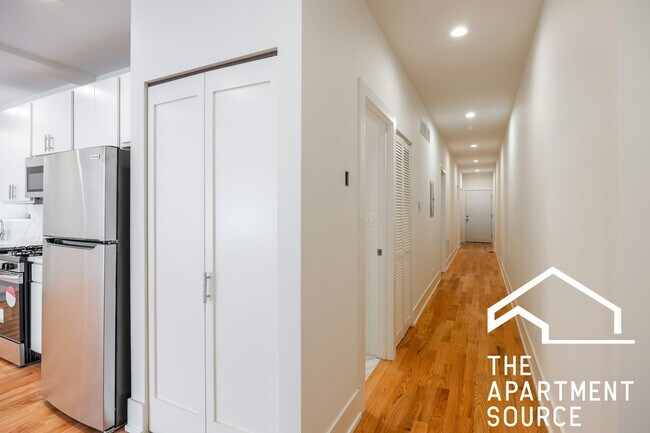 Building Photo - 654 W Gordon Terrace