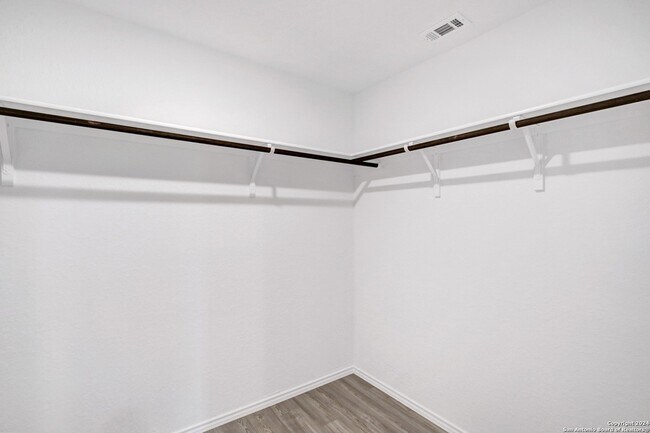 Building Photo - 15115 Greenfield Ml