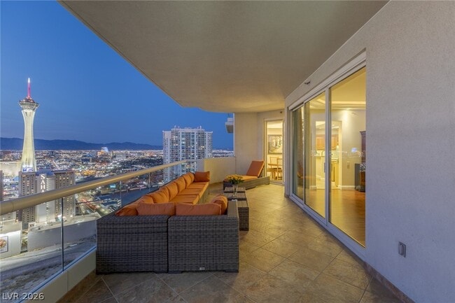 Building Photo - 2777 Paradise Rd