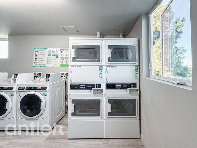 Building Photo - 4007 W Martin Luther King Jr Blvd