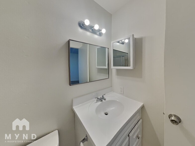 Building Photo - 5924 N 83rd St