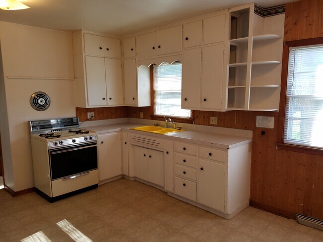 Building Photo - 2209 Franklin St