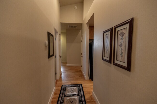 Building Photo - 2412 S Marypost Ave