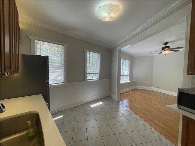 Building Photo - 2305 W Texas Ave