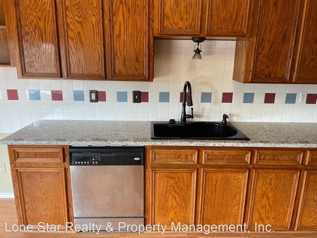 Building Photo - 3 br, 2 bath House - 596 Rocking C Dr