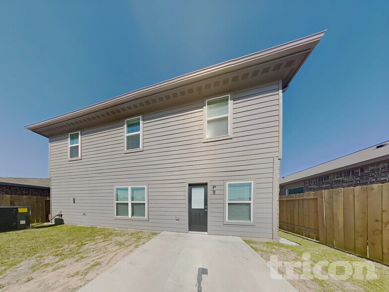 Building Photo - 216 Elm Patch Dr