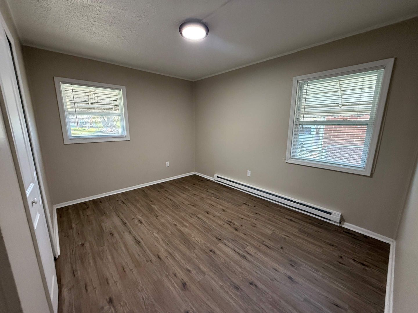 Building Photo - Freshly Renovated 3-Bedroom Home – Quality...