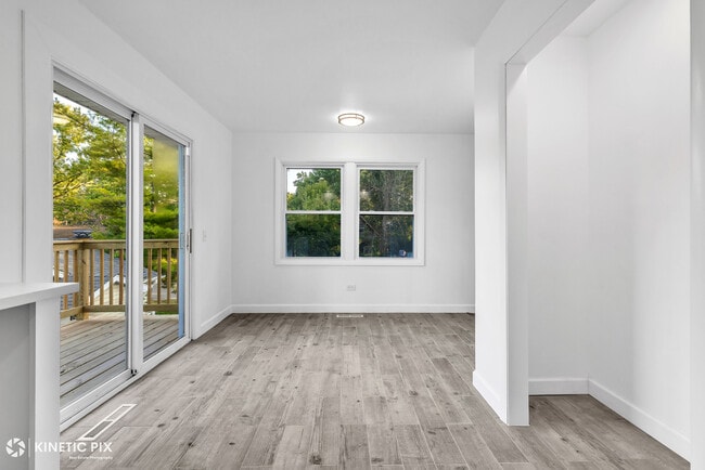 Building Photo - 18888 Oak Ave