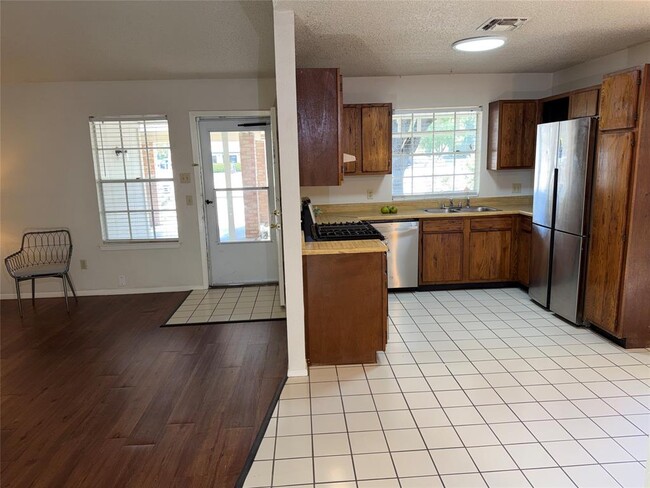 Building Photo - 7708 Brodie Ln