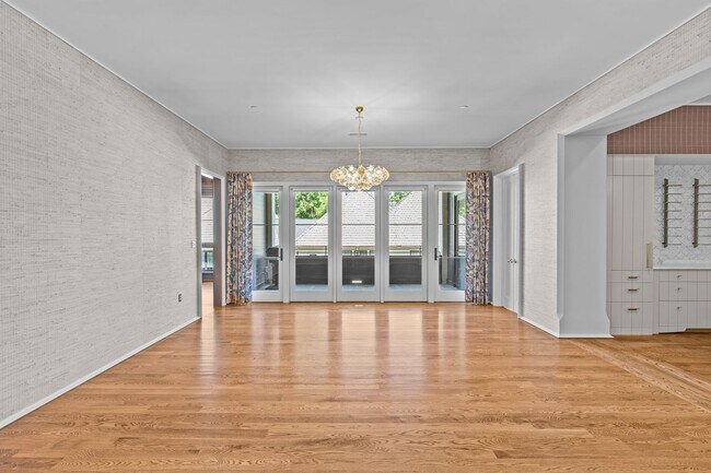 Building Photo - Rare opportunity to lease a luxury residence in The Nolen on Queens Road