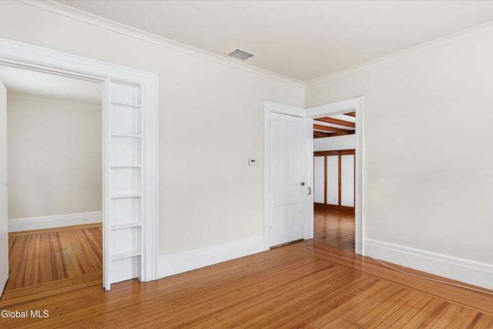 Building Photo - 106 Lawrence St