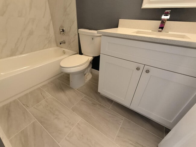 Building Photo - 1407 NE 16th Terrace