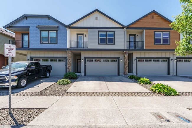 Primary Photo - ASK ABOUT OUR AUGUST MOVE IN SPECIAL: Spac...