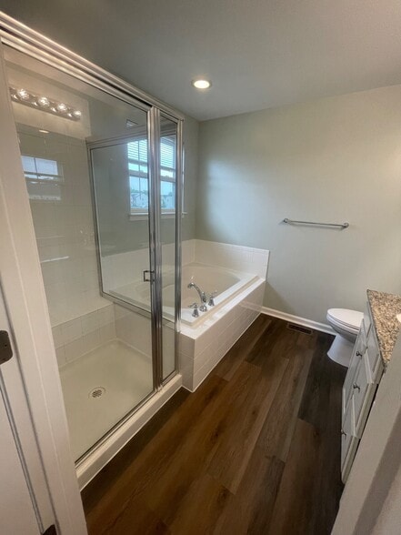 Building Photo - 2410 Walthall Ct