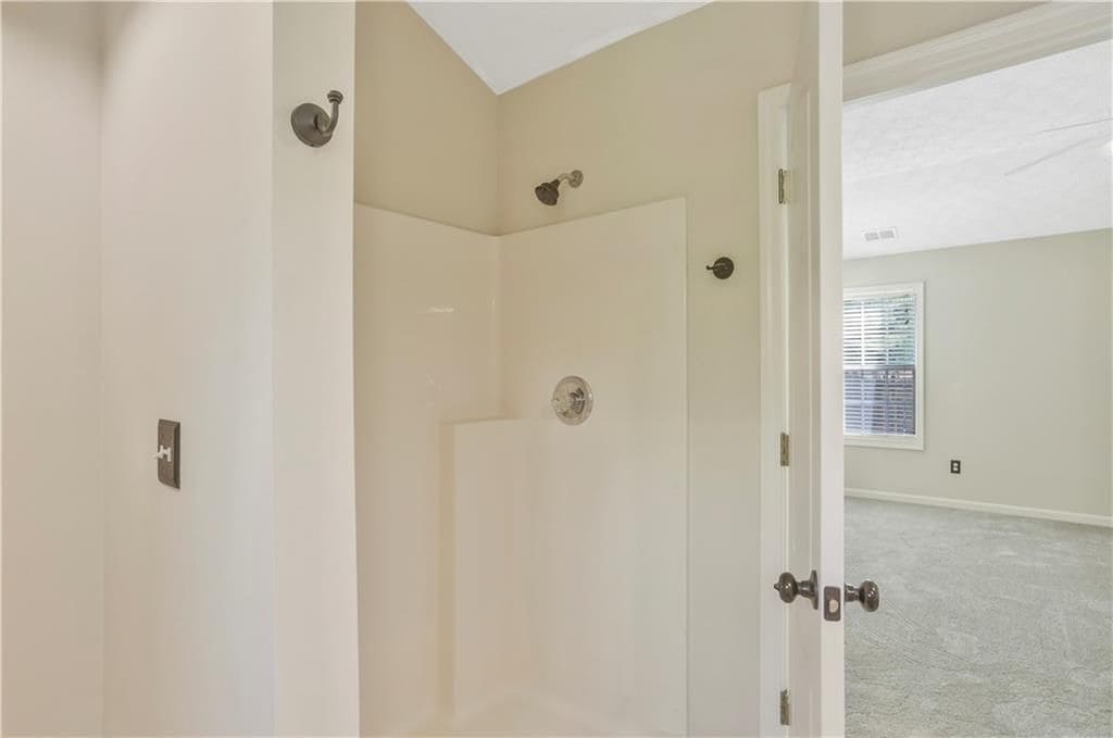 Building Photo - 328 White Oak Way