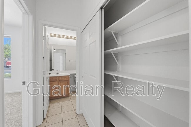 Building Photo - 1869 Poetic Valley Cir