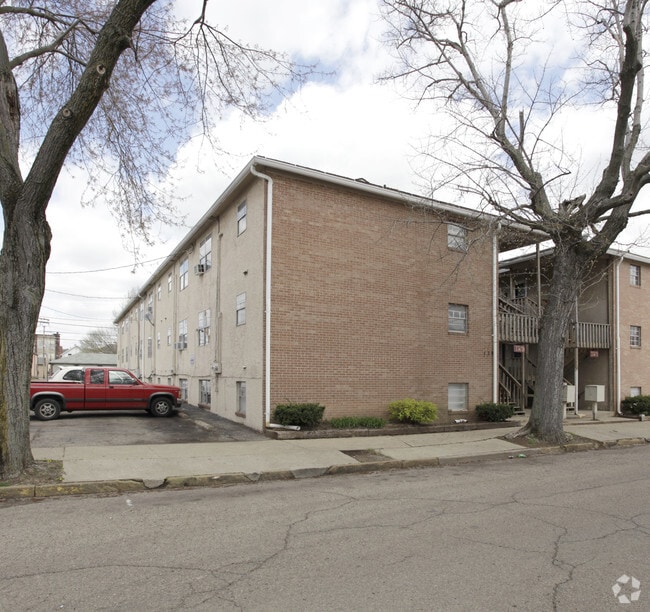 Building Photo - 129 W Walnut St