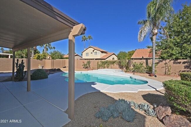 Building Photo - 5730 E Gelding Dr