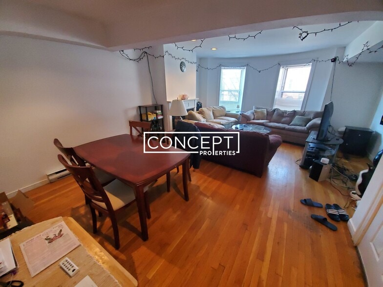 Building Photo - 1742 Washington St