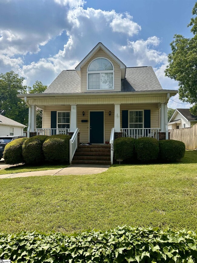 Primary Photo - 304 Green Ave