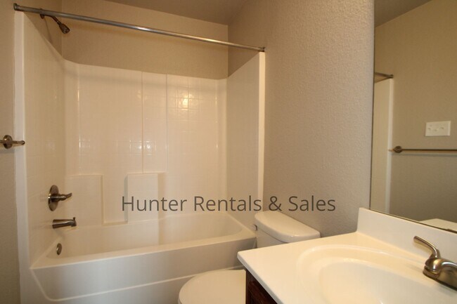 Building Photo - Luxury Duplex Close to Texas A&M-Central Texas