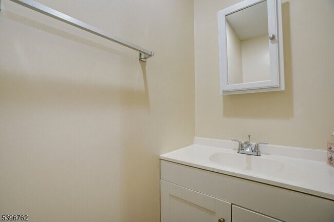 Building Photo - 11 Lenox St