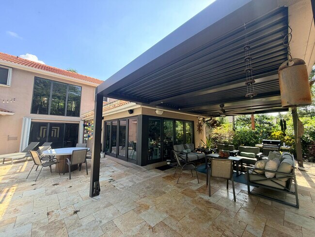 Building Photo - 3041 Perriwinkle Cir