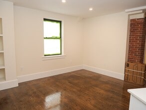 Building Photo - 261 W Newton St
