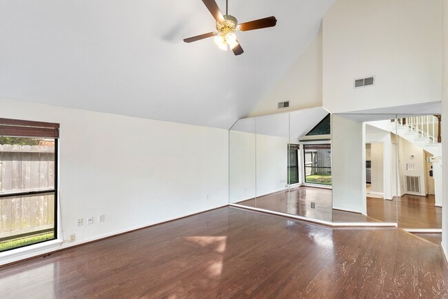 Building Photo - 15107 Easton Park Dr