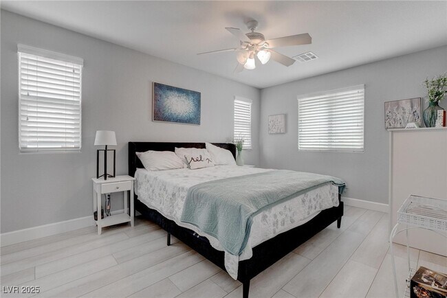 Building Photo - 10597 Cloud Whisper Dr