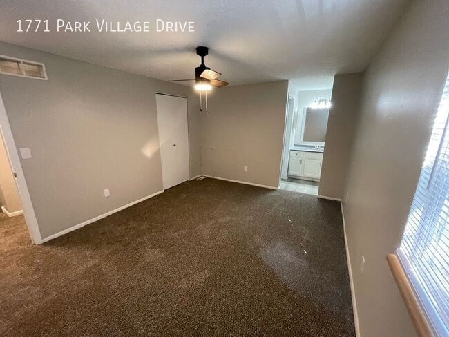 Building Photo - 1771 Park Village Dr