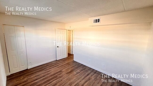 Building Photo - 1400 Eudora Rd