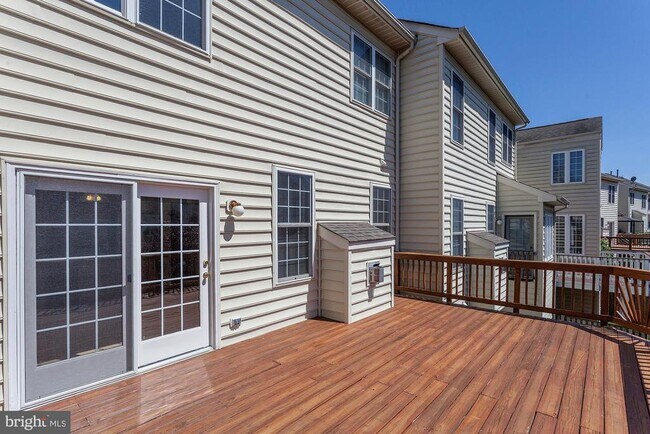 Building Photo - 22616 Welborne Manor Square