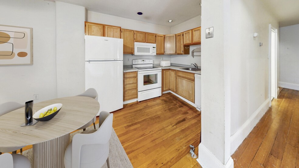 Building Photo - 1536 Tremont St