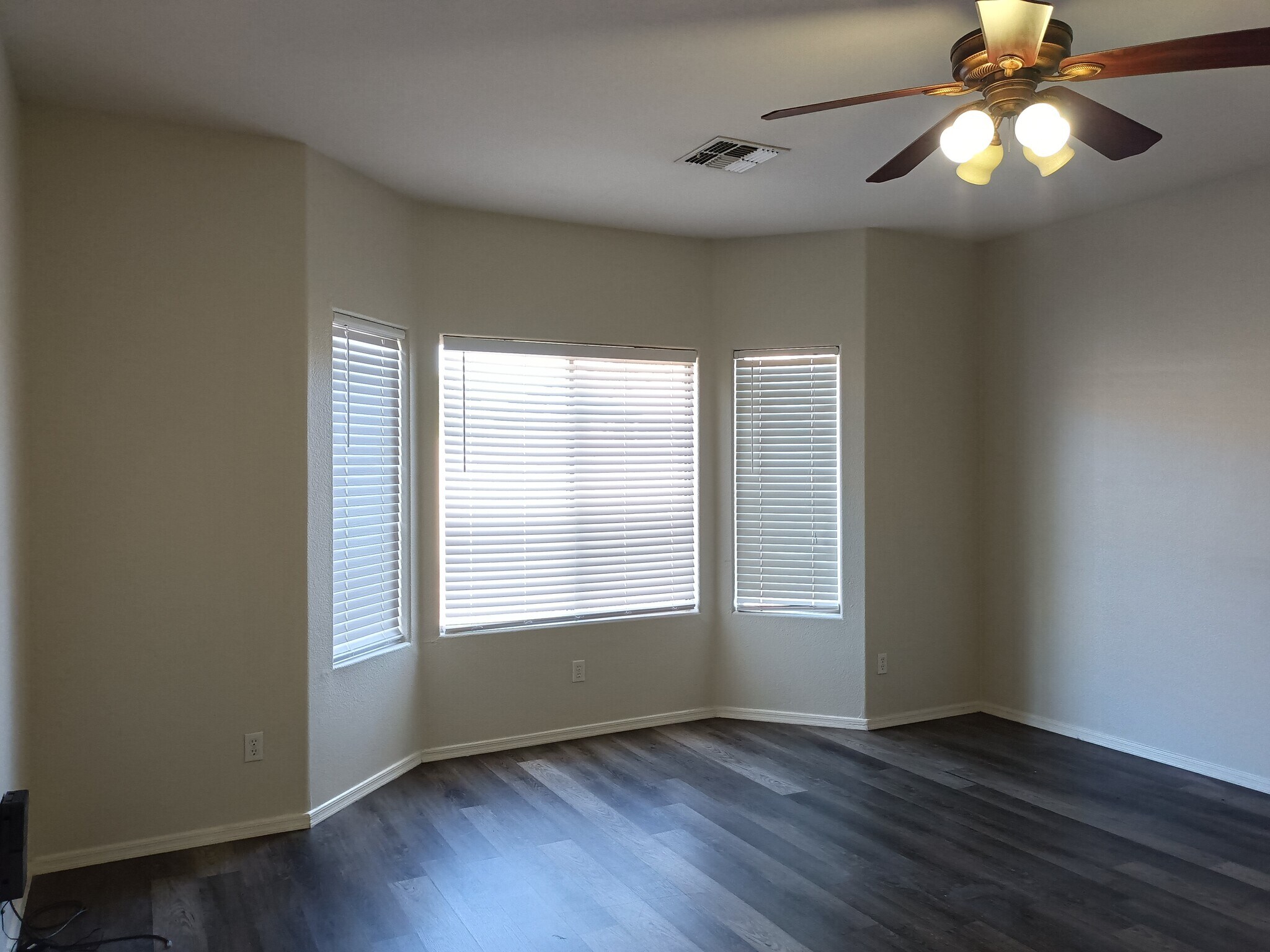 Primary Bedroom - 14634 W Ventura St