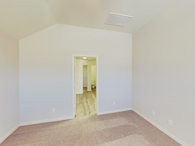 Building Photo - 421 E Mobile Terrace