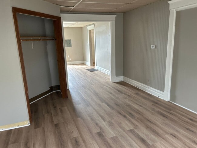 Building Photo - 107 Morgan St