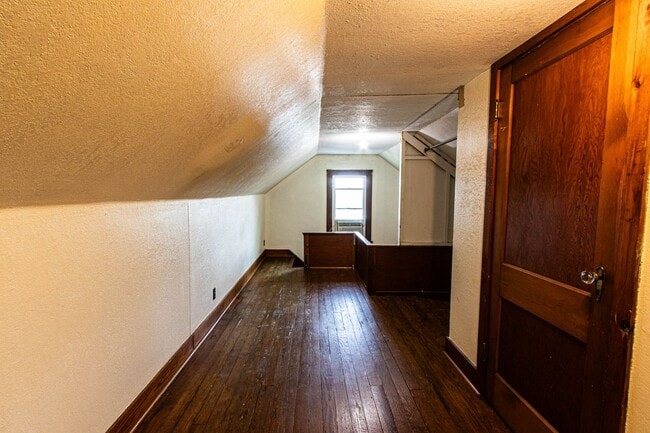 Building Photo - Coming Soon 3 Bedroom Westside House