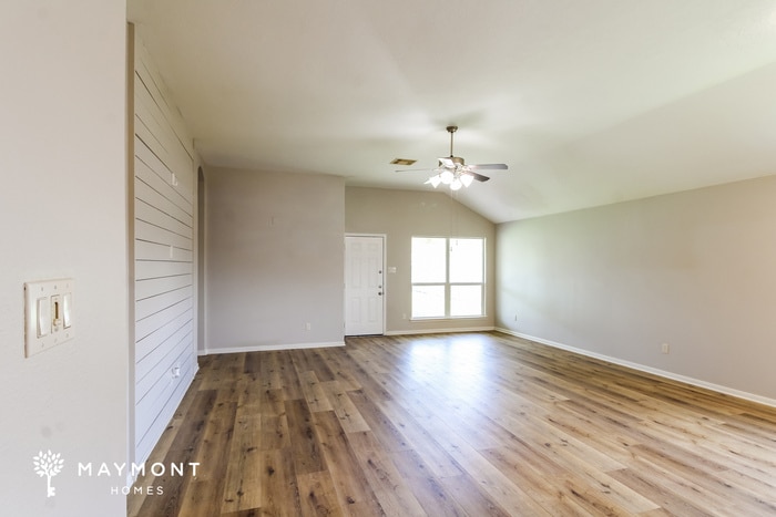 Building Photo - 5047 Gulf Stream Ln