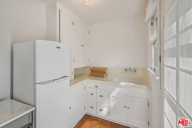 Building Photo - 409 S Highland Ave