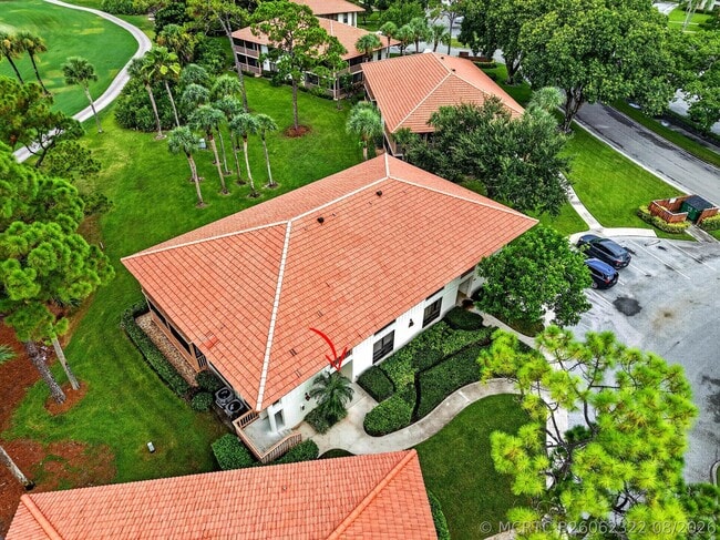 Building Photo - 302 Brackenwood Cir
