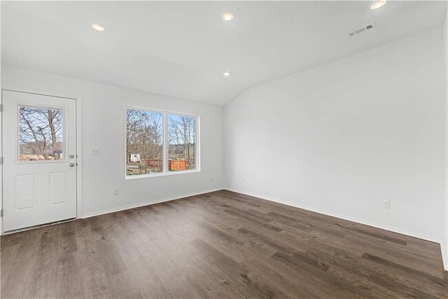 Building Photo - 6607 SW Devotion Ave