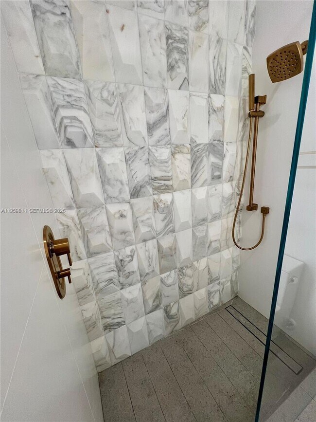 Building Photo - 7850 SW 67th Ave