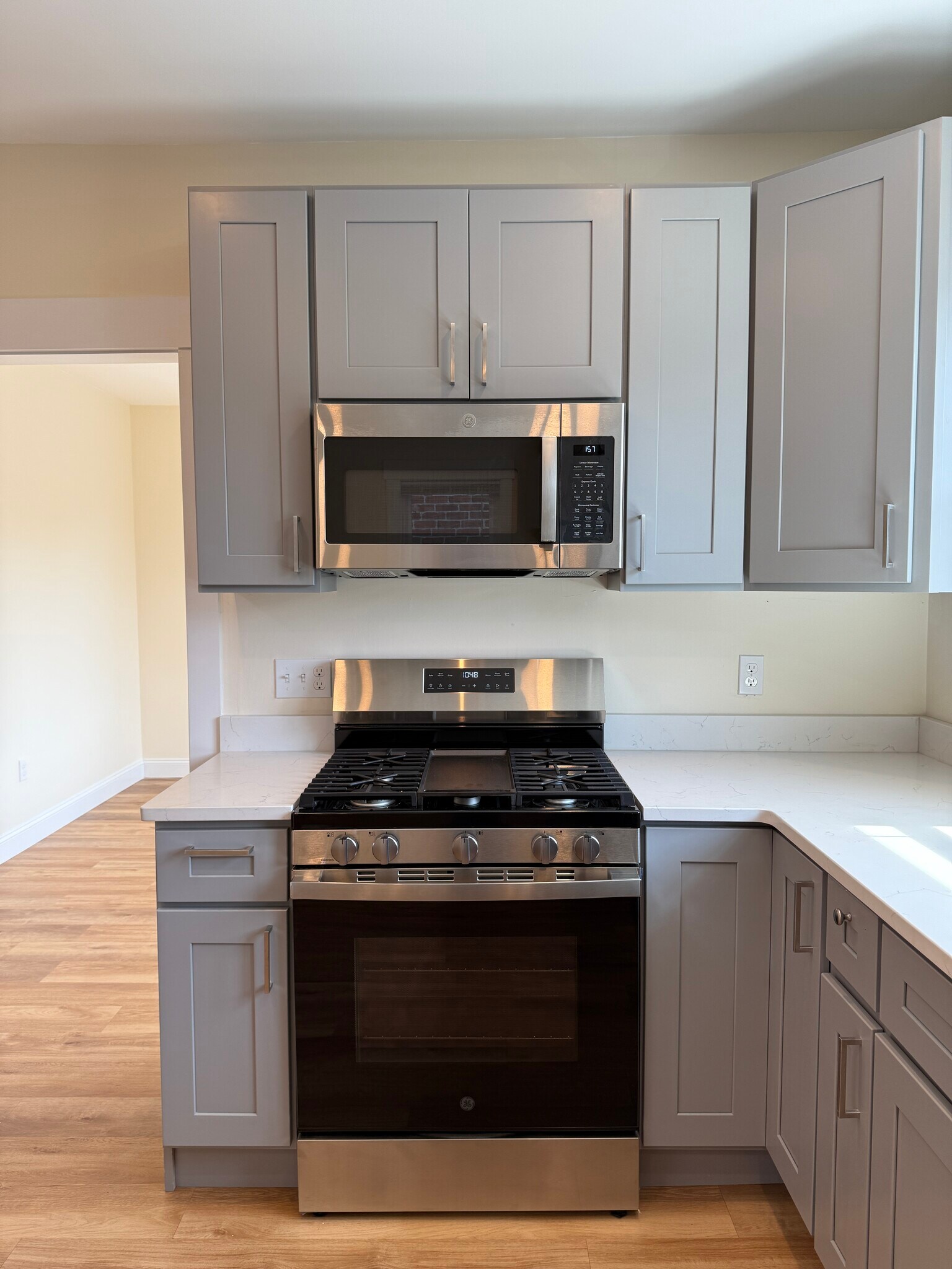 Building Photo - 14 Dorr St