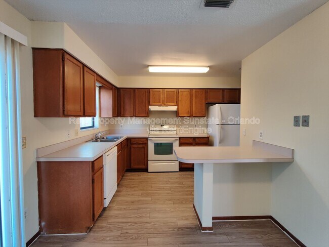 Building Photo - 10025 Creekwater Blvd