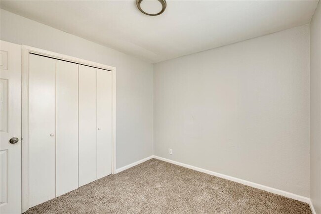 Building Photo - 915 Chisholm Cove