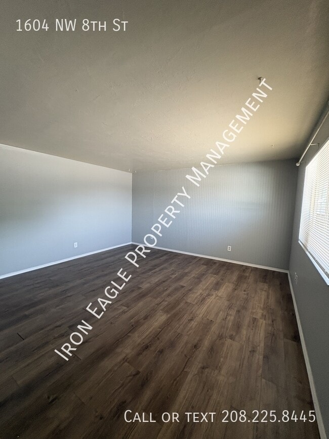 Building Photo - 1604 8th St NW